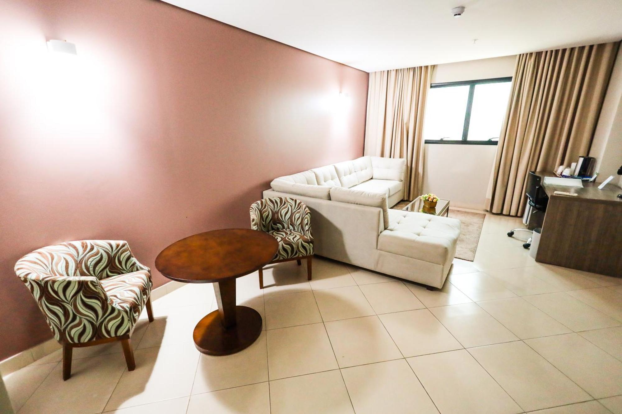 Hotel Inter Cuiaba מראה חיצוני תמונה A living room